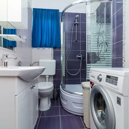 Duje Apartment *